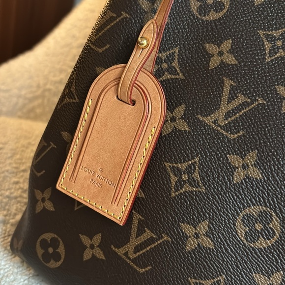 Louis Vuitton tote bag - Picture 2 of 16